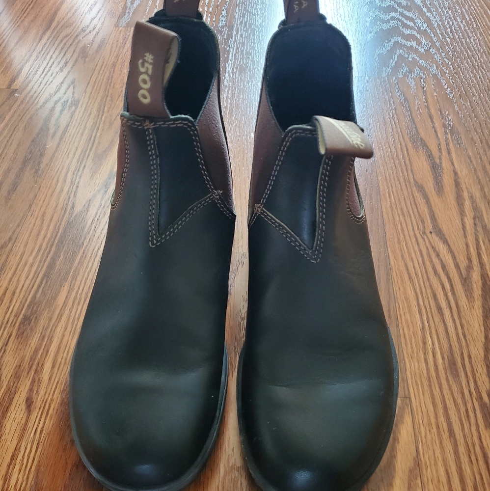 Blundstone 500 Chelsea boot. Size 9.5